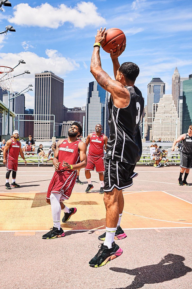 Obuv a dresy pro basketbal